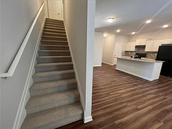 3rd image of 6438 Grey Fox Way