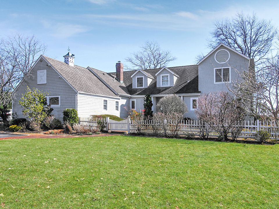 1st image of 260 Dolphin Dr