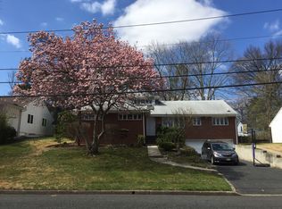 30 Foster Rd, Tenafly, NJ 07670