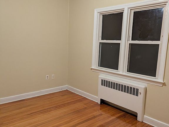 5th image of 98 Arlington St Floor 2