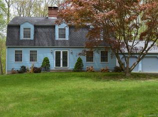 32 Browns Ln, Old Lyme, CT 06371