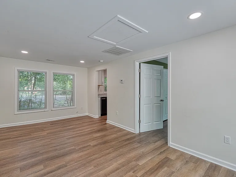 831 John B White Sr Blvd #C — Photo 4