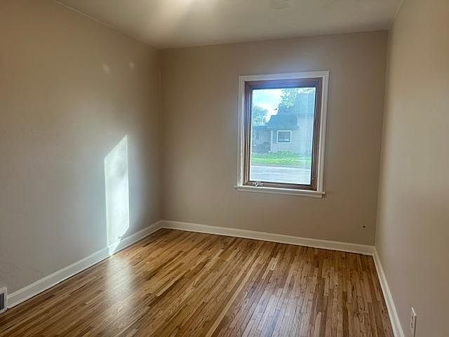7th image of 219/221 14th St NW