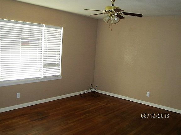 2nd image of 902 Jeffee Dr