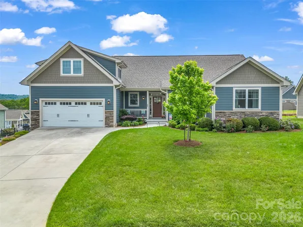 27 Spelter St, Hendersonville, NC 28792