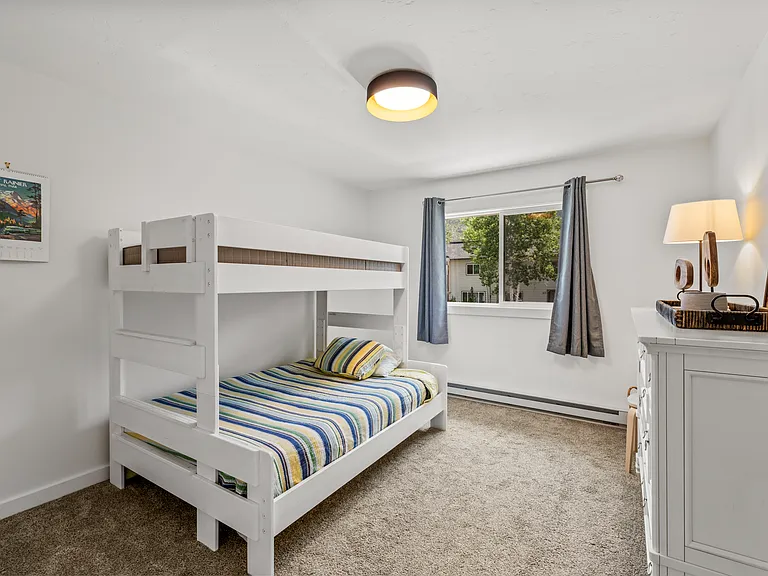 40 Cedar Ct — Photo 18