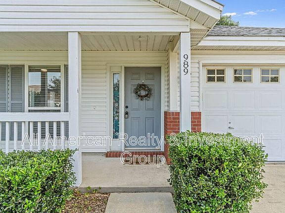 2nd image of 989 Claeven Cir