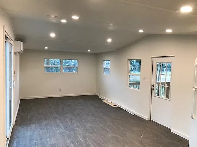 1 bed, 550 sqft, $900 — Photo 2
