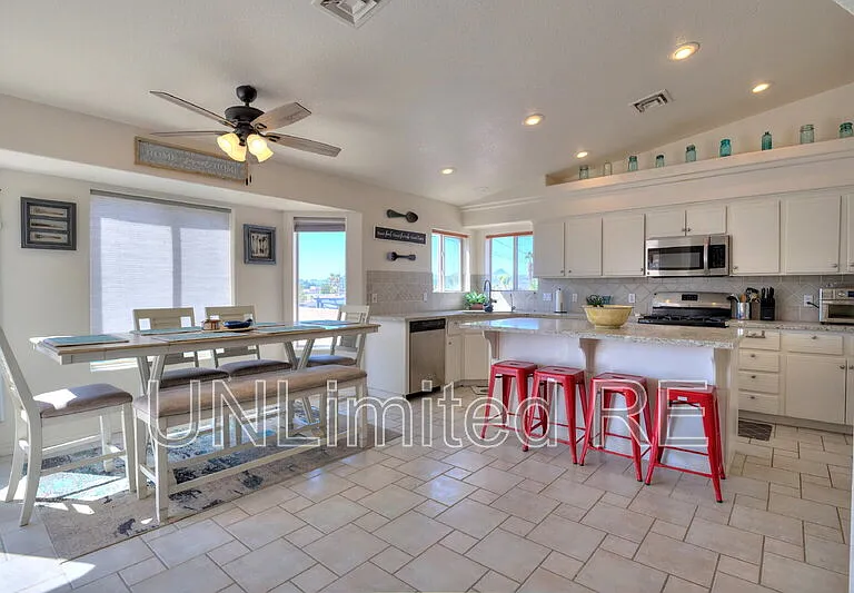 304 Acoma Blvd S — Photo 64