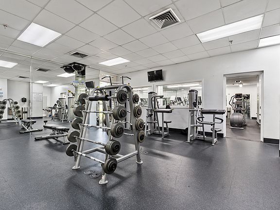 4th image of 800 N Miami Ave #210