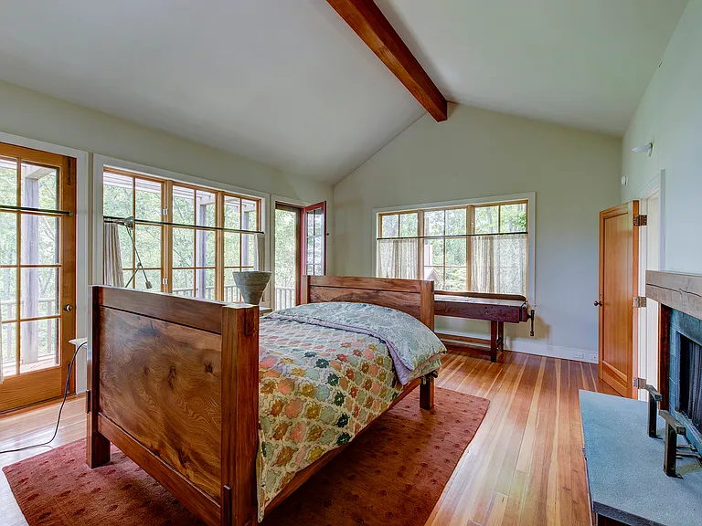 1122 Springs Fireplace Rd — Photo 5