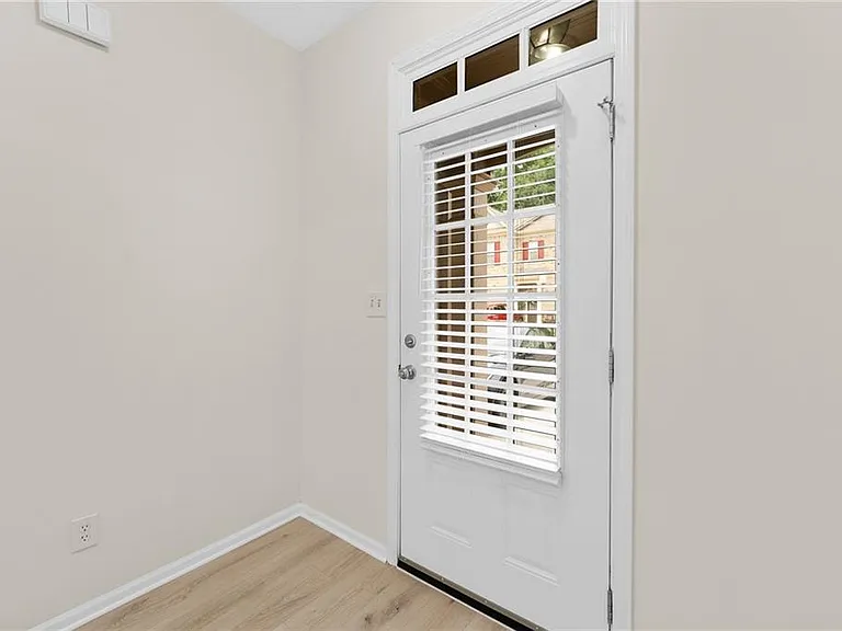 318 Knelston Oak Dr — Photo 5