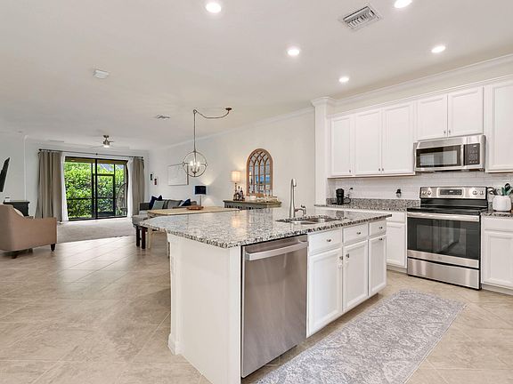 4th image of 9157 Glenforest Dr
