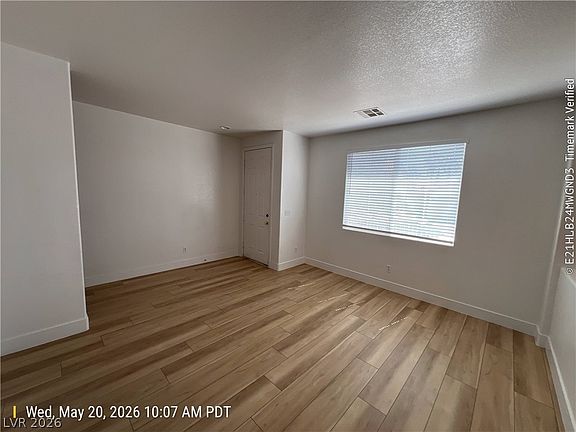 4th image of 8027 Sapphire Cove Ave