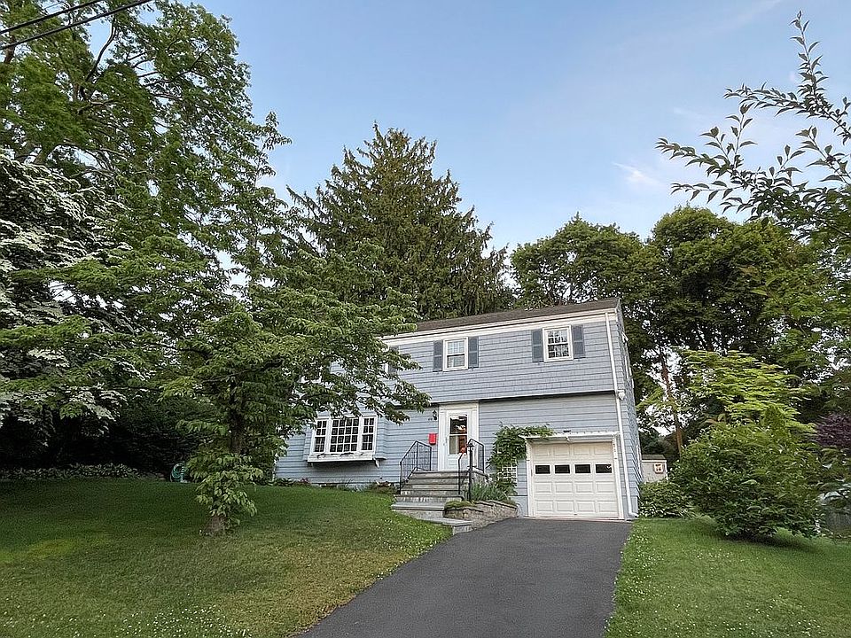 2nd image of 49 Underhill Rd