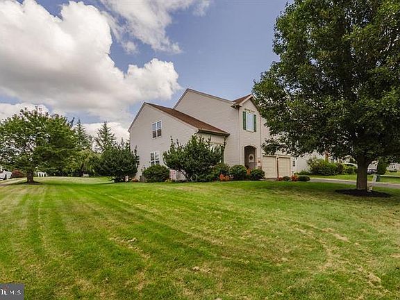 3rd image of 1 Bohemia Rd