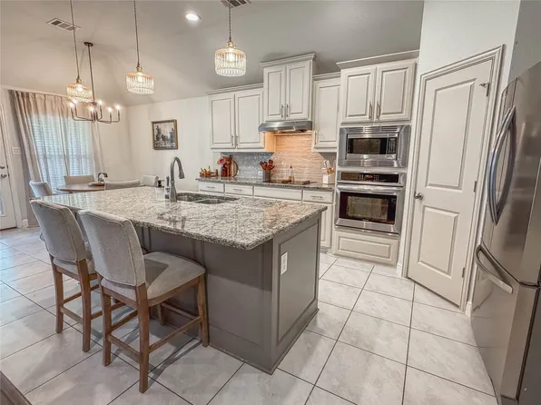 343 Abbott Ln, Waxahachie, TX 75165