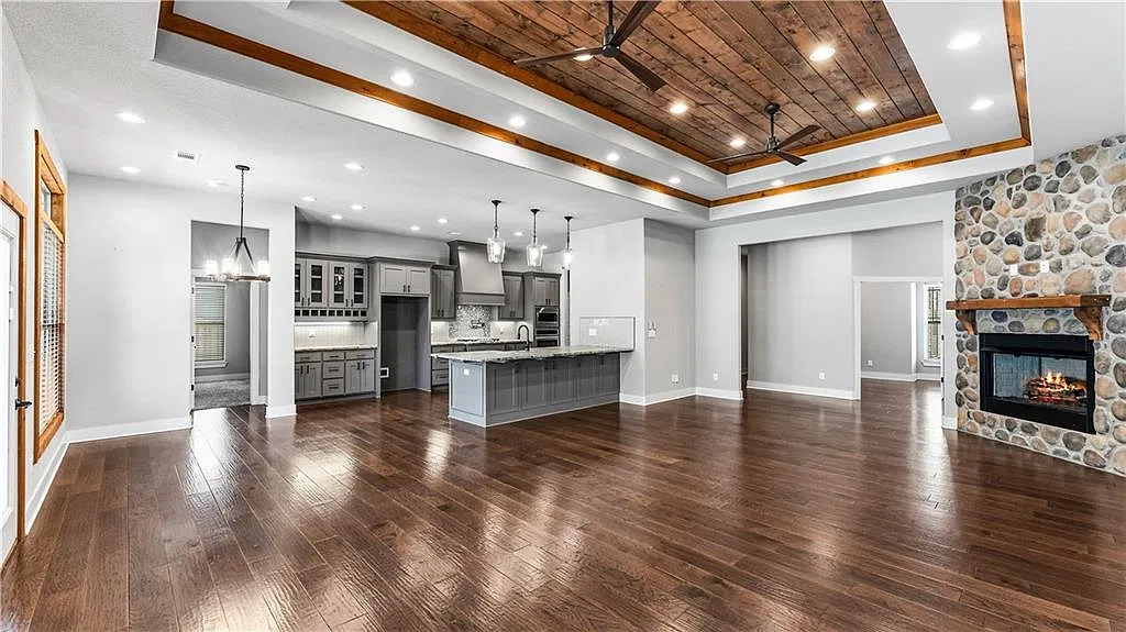 3760 Bitterroot St - 1 — Photo 3