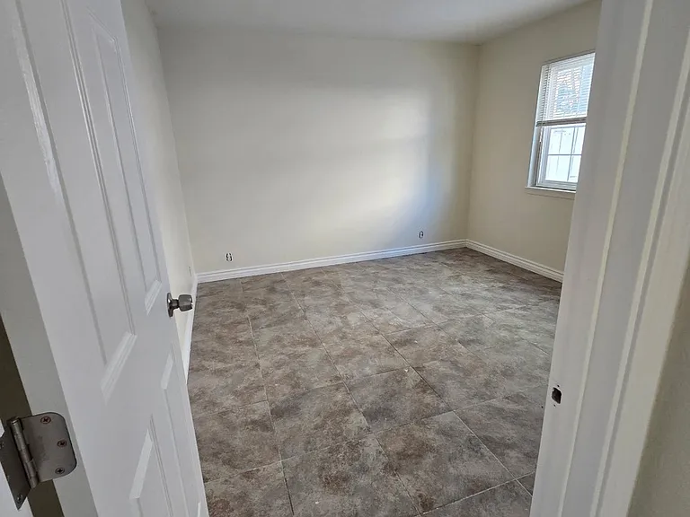 12725 Navajo Rd #2 — Photo 3