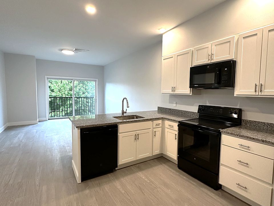 1st image of 118 Old Colony Ave #416