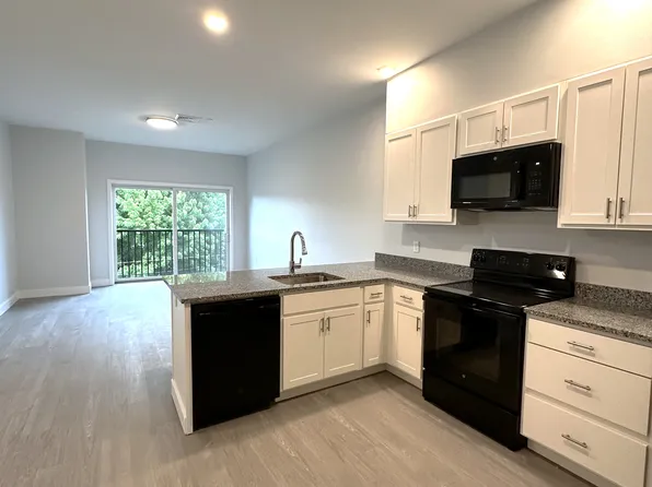 118 Old Colony Ave, Quincy, MA