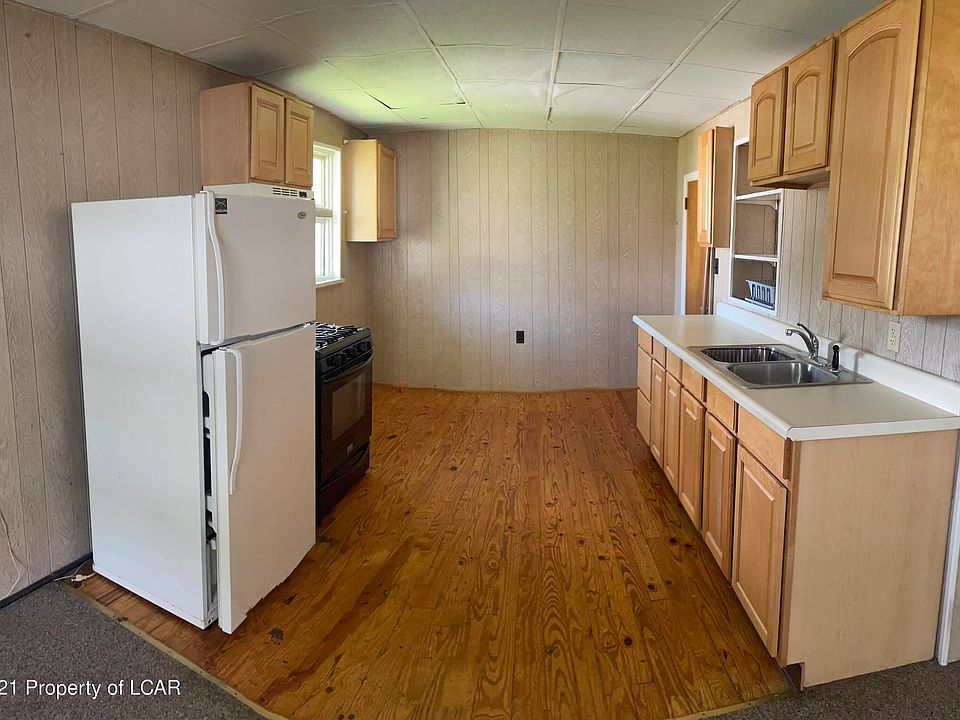 1st image of 15 Williams St APT 3L