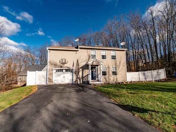 12 St James Place, Lewiston, ME 04240