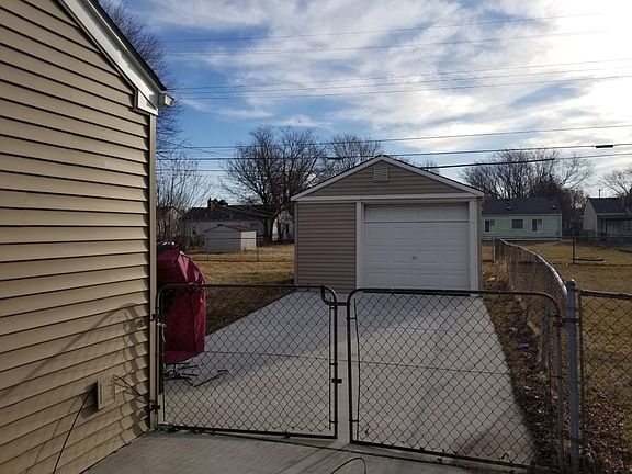 2nd image of 26730 Belanger St