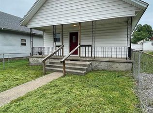 916 S 14th St, Herrin, IL 62948