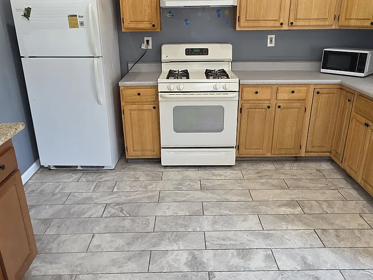 2133 W Mulberry St — Photo 3