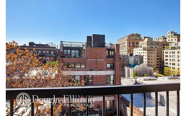 Sold by Douglas Elliman | media 19