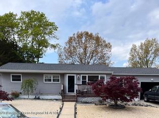 940 Hazelwood Rd, Toms River, NJ 08753