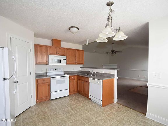 5th image of 2608 Saddleback Dr #A