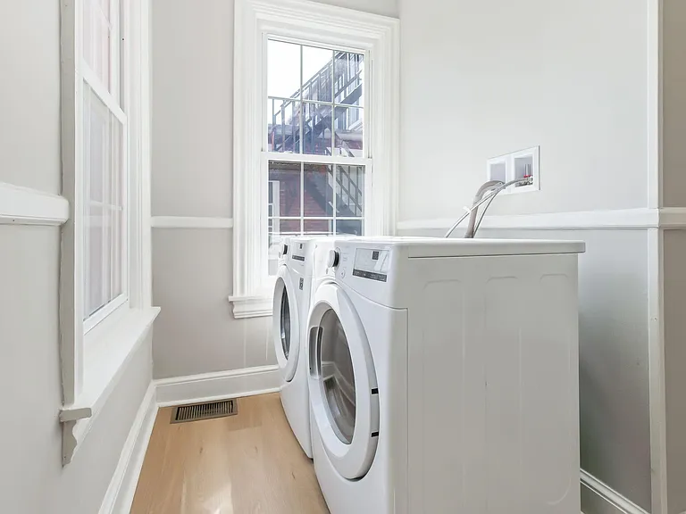 349 N Mulberry St — Photo 28