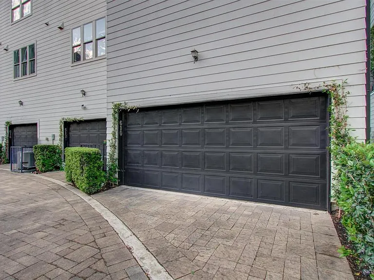 610 Delano St — Photo 34