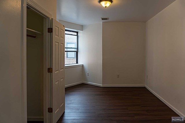 1st image of 39-41 Lincoln Park #7C