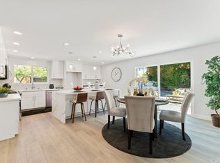 23514 Erwin St, Woodland Hills, CA 91367