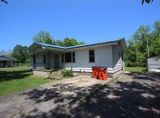 540 Park St, Ellington, MO 63638