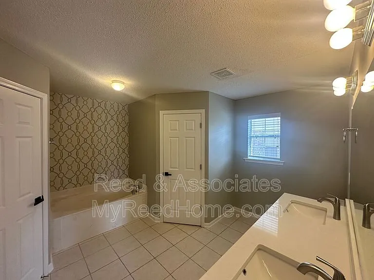 11625 Dempsey Dr — Photo 10