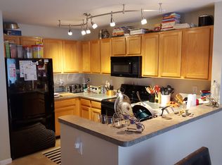 1014 Sterling Ridge Dr, Rensselaer, NY 12144