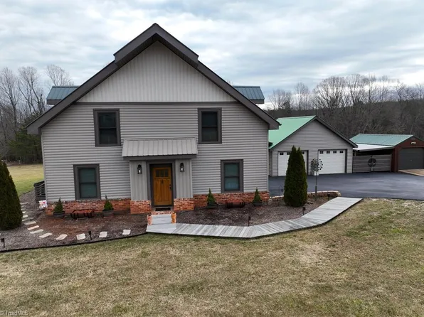 650 Carson Rd, Pilot Mtn, NC 27041