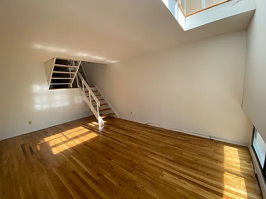 Rented by City Connections Realty | media 4