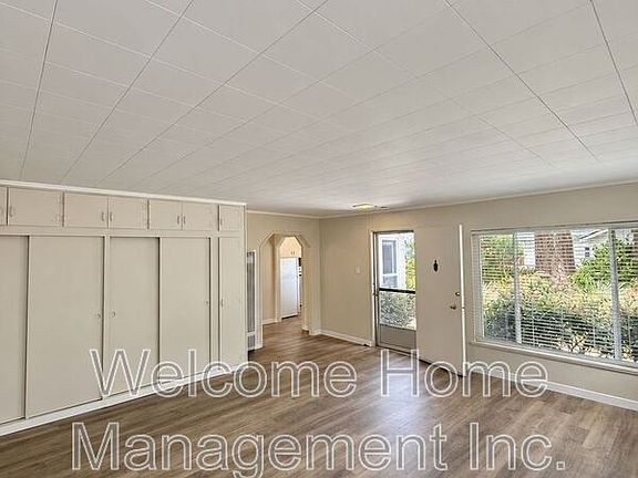 4th image of 477 Grove Way