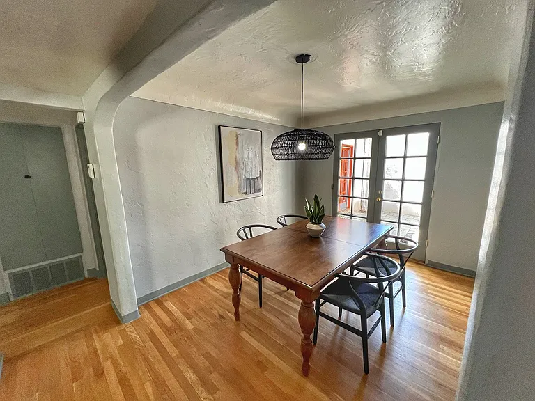 109 Wellesley Dr SE — Photo 5