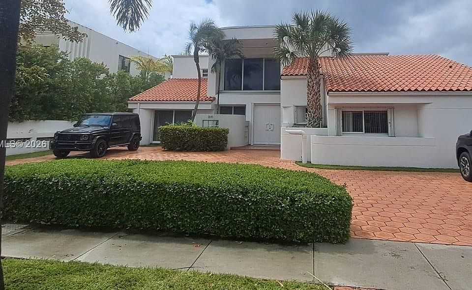 2nd image of 1810 Daytonia Rd