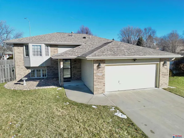 8330 Russwood Ct, Lincoln, NE 68505