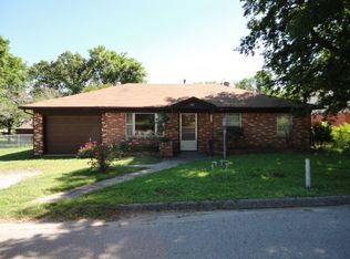 827 E 22nd St, Ada, OK 74820