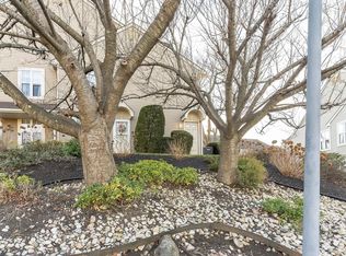 447 Thornwood Dr #B, Mount Laurel, NJ 08054