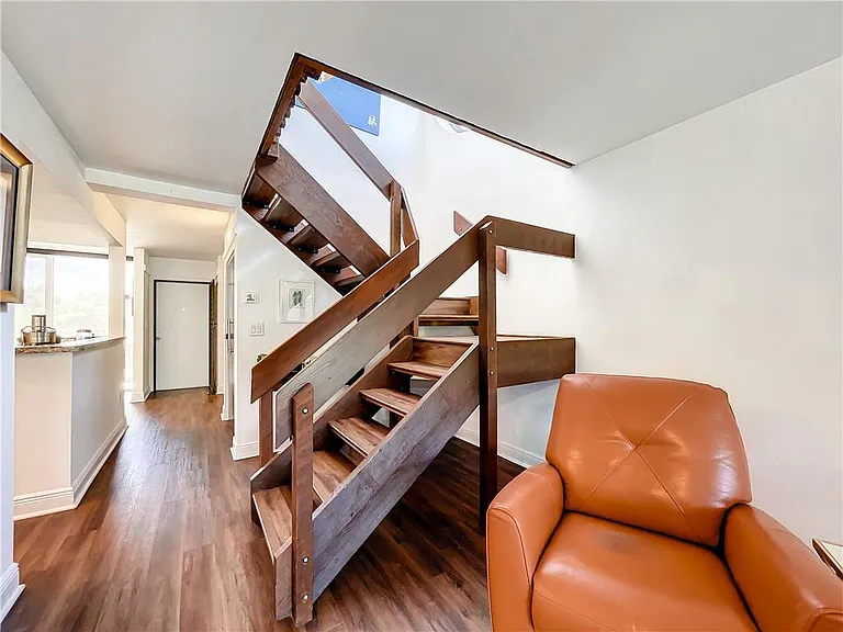 1100 SE 5th Ct #55 — Photo 6
