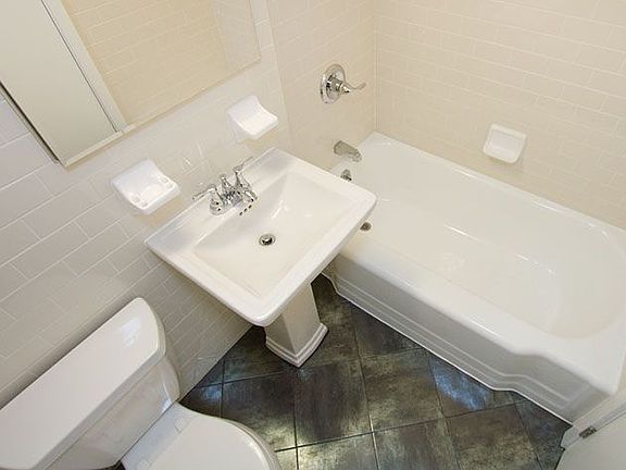 5th image of 230 E 15th St APT 4P